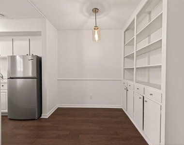 1217 Heights Boulevard - Photo Thumbnail 4