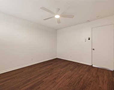 1217 Heights Boulevard - Photo Thumbnail 10