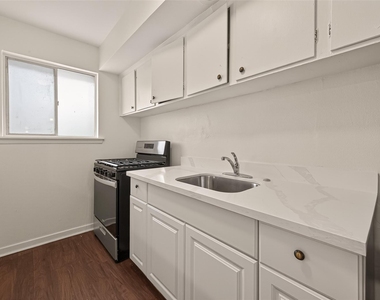 1217 Heights Boulevard - Photo Thumbnail 6