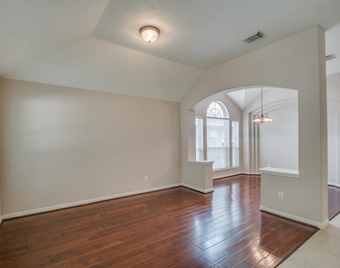 10914 Tattershall Lane - Photo Thumbnail 2