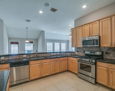 10914 Tattershall Lane - Photo Thumbnail 7