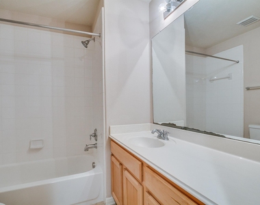 10914 Tattershall Lane - Photo Thumbnail 21