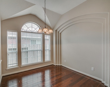 10914 Tattershall Lane - Photo Thumbnail 3