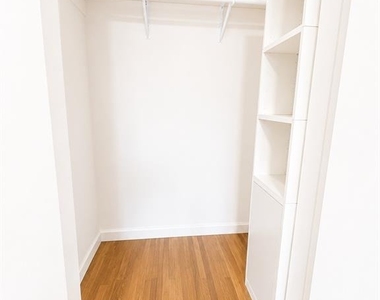 605 Grove - Photo Thumbnail 12