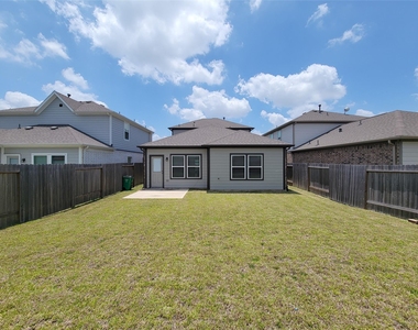 23330 Kinsfolk - Photo Thumbnail 36