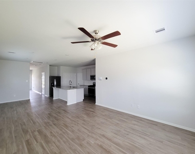 23330 Kinsfolk - Photo Thumbnail 10