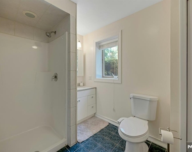 252 Mabel - Photo Thumbnail 39
