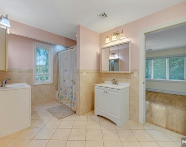 252 Mabel - Photo Thumbnail 35
