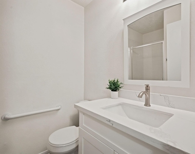 8051 Bay Branch Dr - Photo Thumbnail 15
