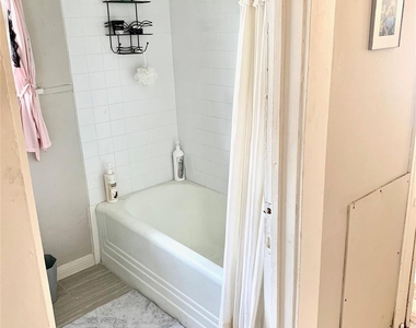 532 Cortlandt Street - Photo Thumbnail 1