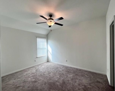 4826 Albany Ridge Lane - Photo Thumbnail 17