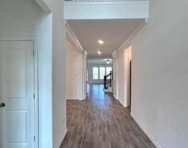 4826 Albany Ridge Lane - Photo Thumbnail 6