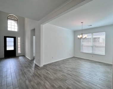 4826 Albany Ridge Lane - Photo Thumbnail 4