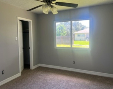 7307 Seminole Street - Photo Thumbnail 9