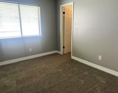 7307 Seminole Street - Photo Thumbnail 8