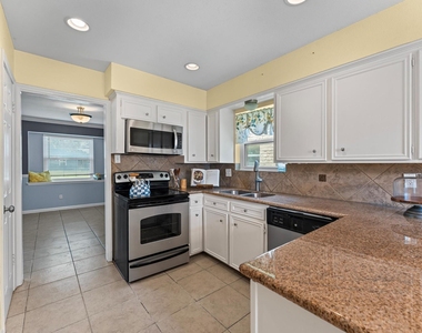 427 Whitecap Drive - Photo Thumbnail 4