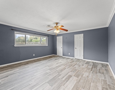 427 Whitecap Drive - Photo Thumbnail 13