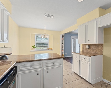 427 Whitecap Drive - Photo Thumbnail 3