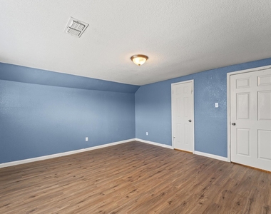 427 Whitecap Drive - Photo Thumbnail 18
