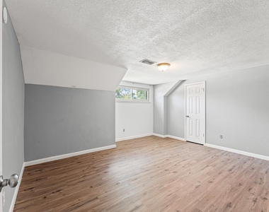 427 Whitecap Drive - Photo Thumbnail 12