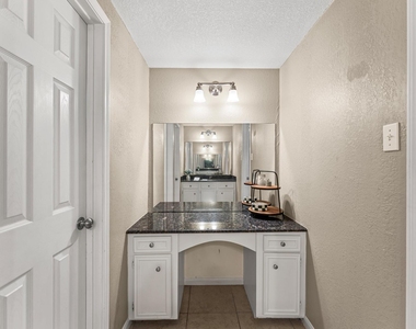 427 Whitecap Drive - Photo Thumbnail 14