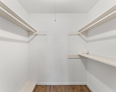 427 Whitecap Drive - Photo Thumbnail 16