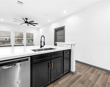 3625 Lydia Street - Photo Thumbnail 10