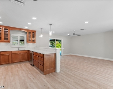 54 Liberty Lane - Photo Thumbnail 8