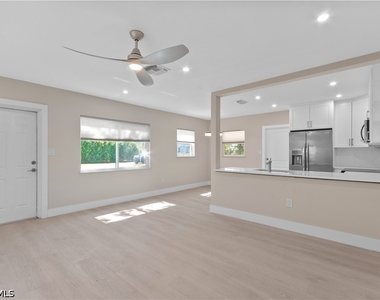 2685 Van Buren Avenue - Photo Thumbnail 3