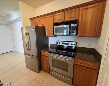 12970 Positano Circle - Photo Thumbnail 8
