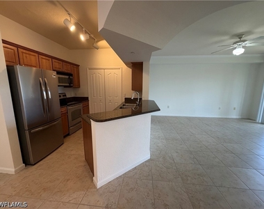 12970 Positano Circle - Photo Thumbnail 5