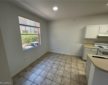 7915 Preserve Circle - Photo Thumbnail 5