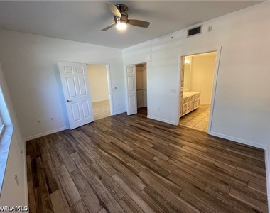 7915 Preserve Circle - Photo Thumbnail 11