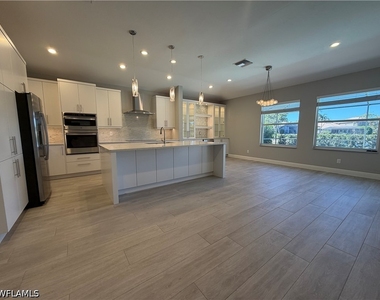 7080 Timberland Circle - Photo Thumbnail 6