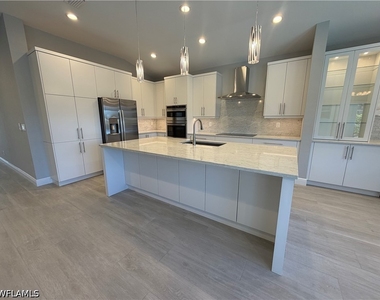 7080 Timberland Circle - Photo Thumbnail 8