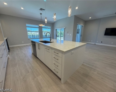 7080 Timberland Circle - Photo Thumbnail 16