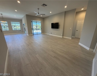 7080 Timberland Circle - Photo Thumbnail 2
