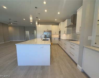 7080 Timberland Circle - Photo Thumbnail 12