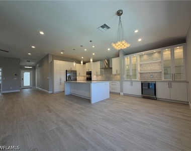7080 Timberland Circle - Photo Thumbnail 10