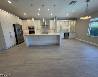 7080 Timberland Circle - Photo Thumbnail 7