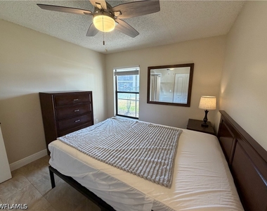 5327 Summerlin Road - Photo Thumbnail 15