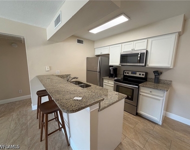 5327 Summerlin Road - Photo Thumbnail 7