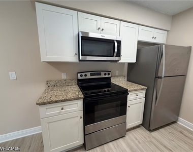 5315 Summerlin Road - Photo Thumbnail 9
