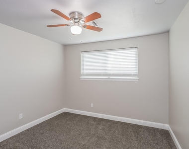 10819 Sagewind Drive - Photo Thumbnail 8