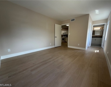 5317 Summerlin Road - Photo Thumbnail 10