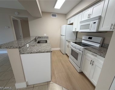 5317 Summerlin Road - Photo Thumbnail 5