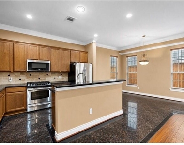 2927 Clinton Drive - Photo Thumbnail 8