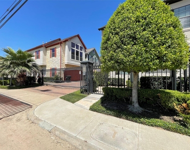 2927 Clinton Drive - Photo Thumbnail 24