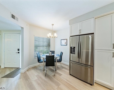 6914 Satinleaf Road N - Photo Thumbnail 8