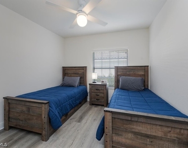 6914 Satinleaf Road N - Photo Thumbnail 17